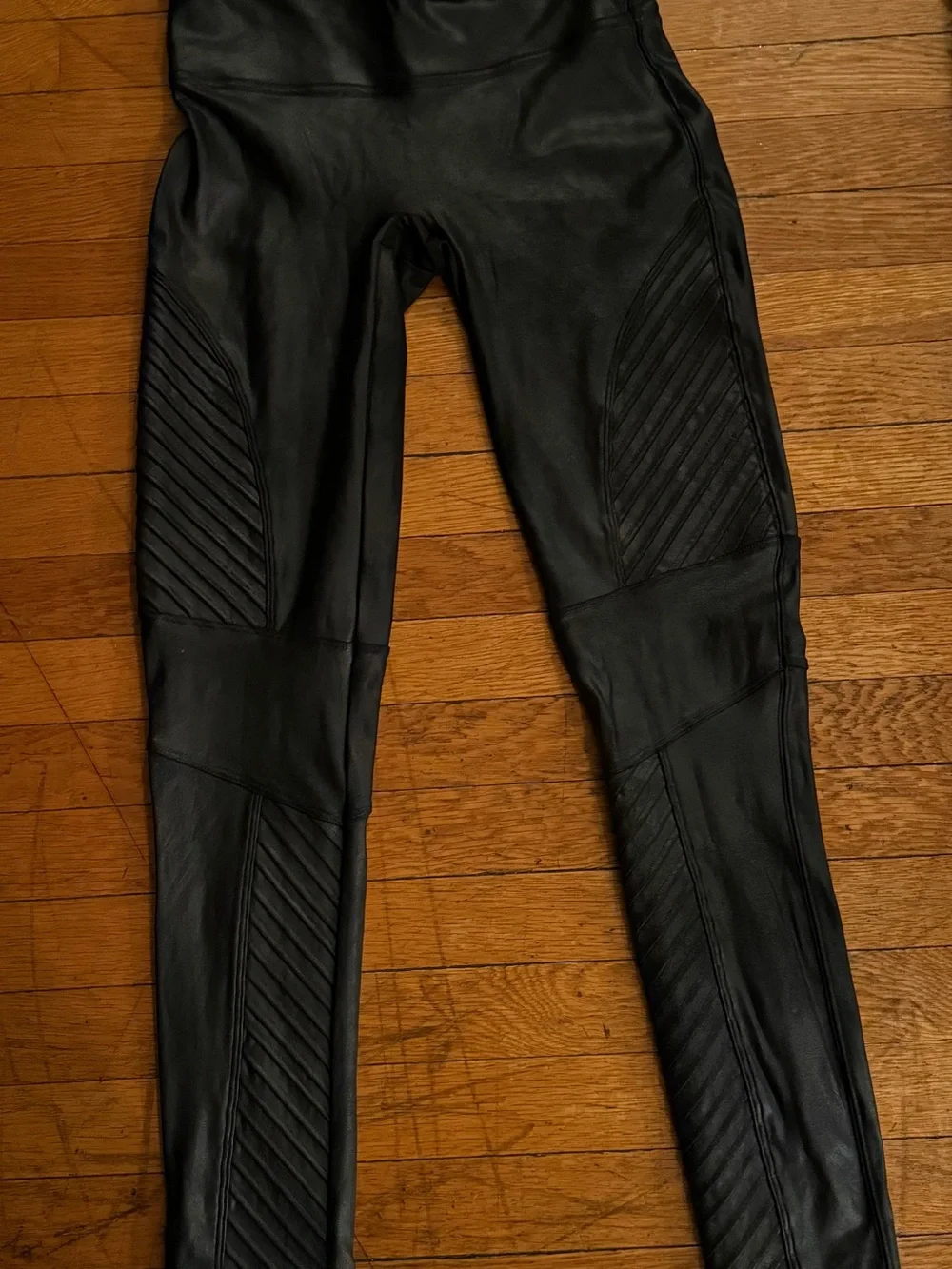 Spanx Motto Leggings - Picture 2 of 2